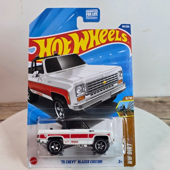 Hot Wheels Land Rover Series II & 75 Chevy Blazer Custom 3-Pack Die-Cast Set - Picture 5 of 16